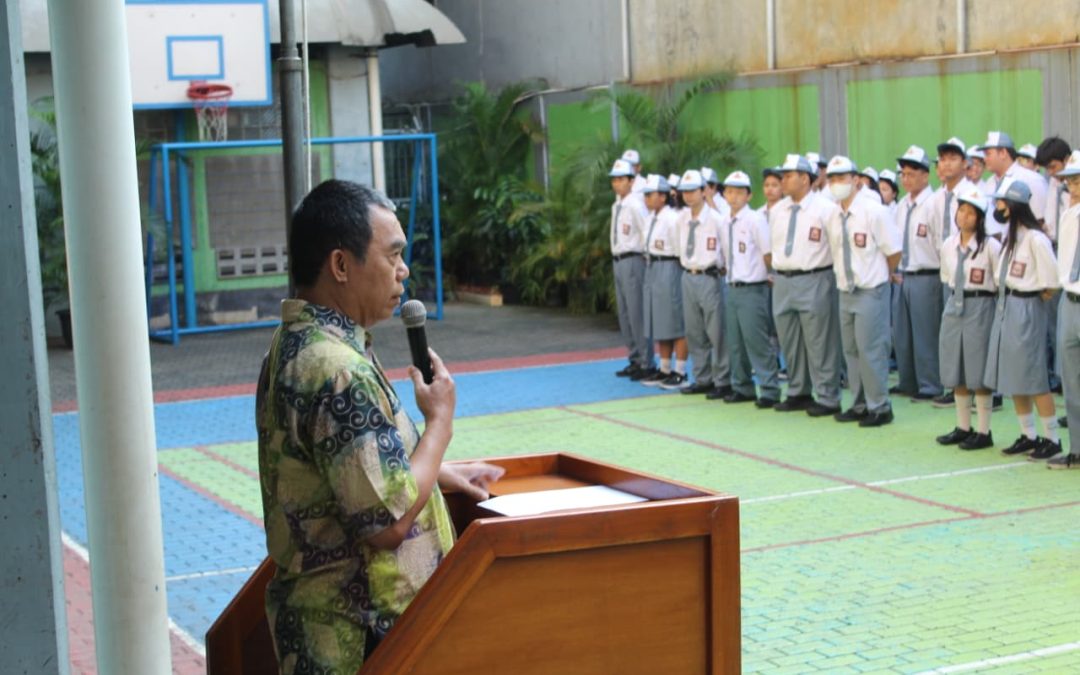 Upacara Bendera Memperingati Hari Pendidikan Nasional Tahun 2026 di SMK Strada II